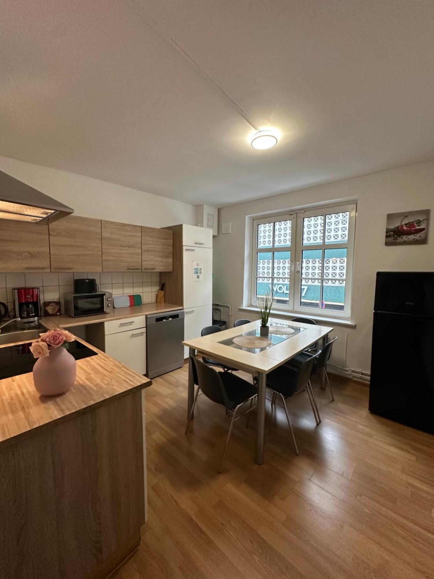 City Apartments Direkt Am Hauptbahnhof - Perfekt Fuer Pendler Und Monteure Neumünster Buitenkant foto